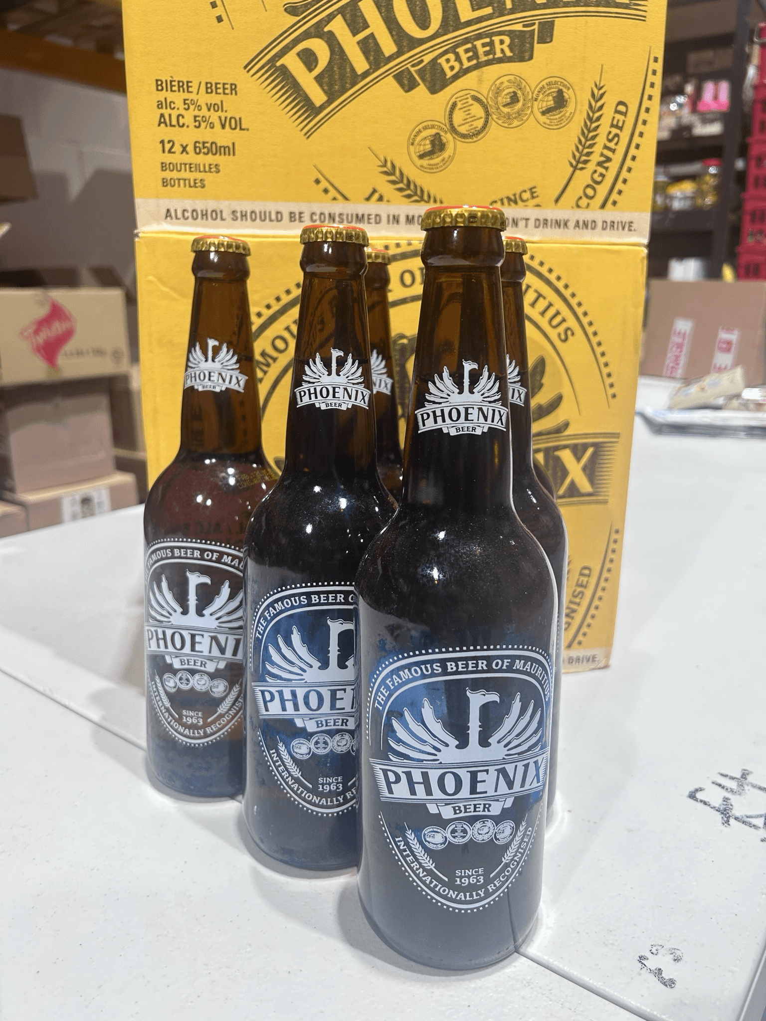Phoenix Beer 4 x 650ml bottles with 2 free pint glasses, image 3